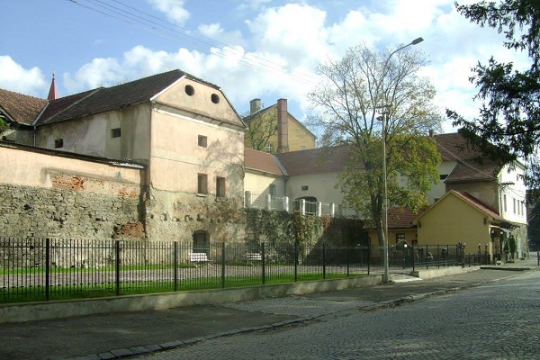 Совине гніздо (Амбар), Ужгород