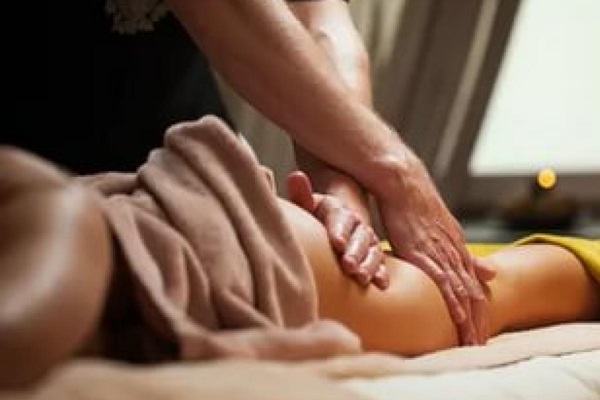 Чуттєвий масаж: ідеальний спосіб побалувати себе та свого партнера