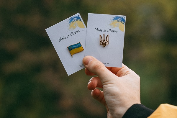Значки піни від Elvima