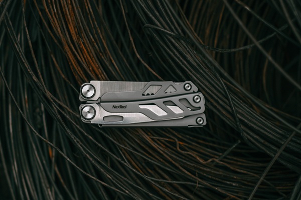 Універсальний помічник: огляд мультитула NexTool Flagship Max