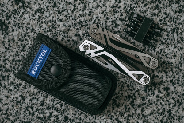 Огляд мультитула ROCKTOL SK01: універсальний інструмент для будь-яких завдань