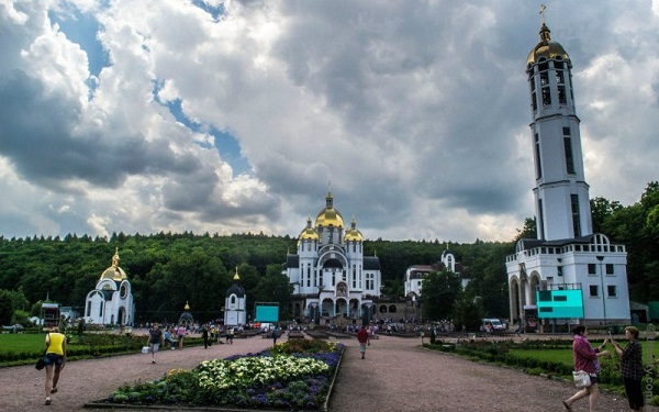 Всеукраїнська та молодіжна проща в Зарваниці