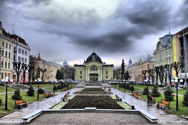 Чернівці.jpg Чернівці.jpg