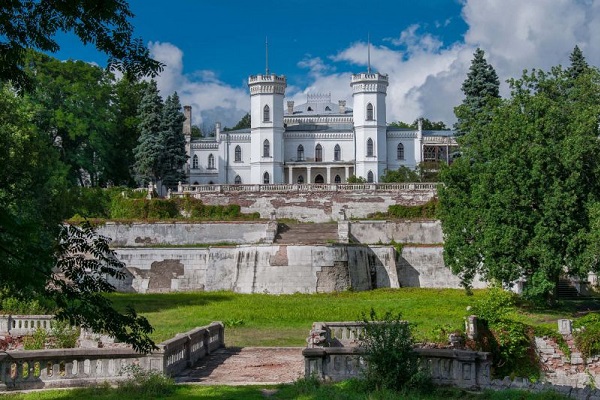 Замок в Шарівці.jpg Замок в Шарівці.jpg