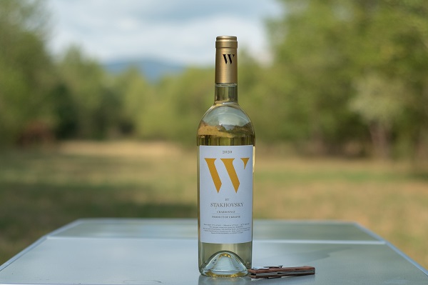 Chardonnay W 2020.jpg Chardonnay W 2020.jpg
