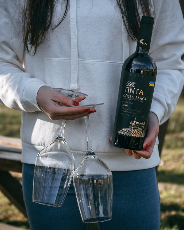 Odessa black 20191.jpg Odessa black 20191.jpg